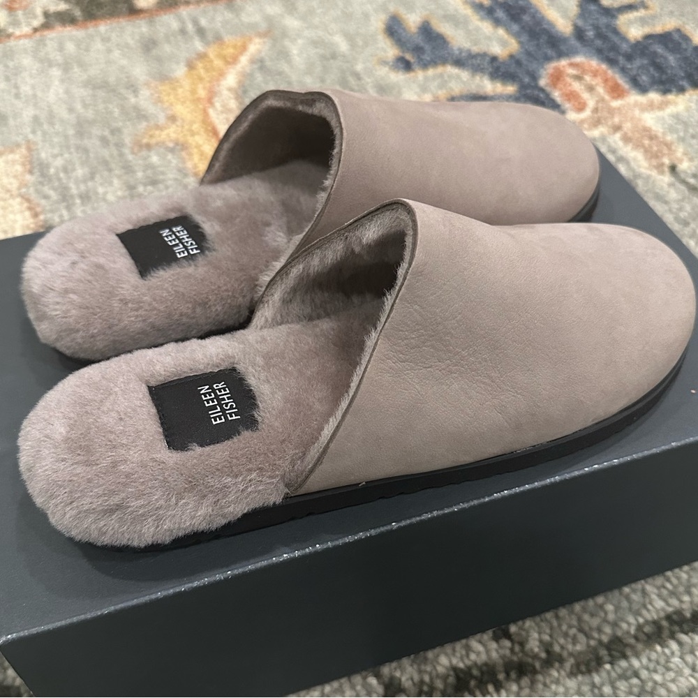 Eileen Fisher Tumbled Nubuck Shearling Slippers size 8.5 (fits like 7.5)